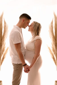 Photo de femme enceinte avec son compagnon